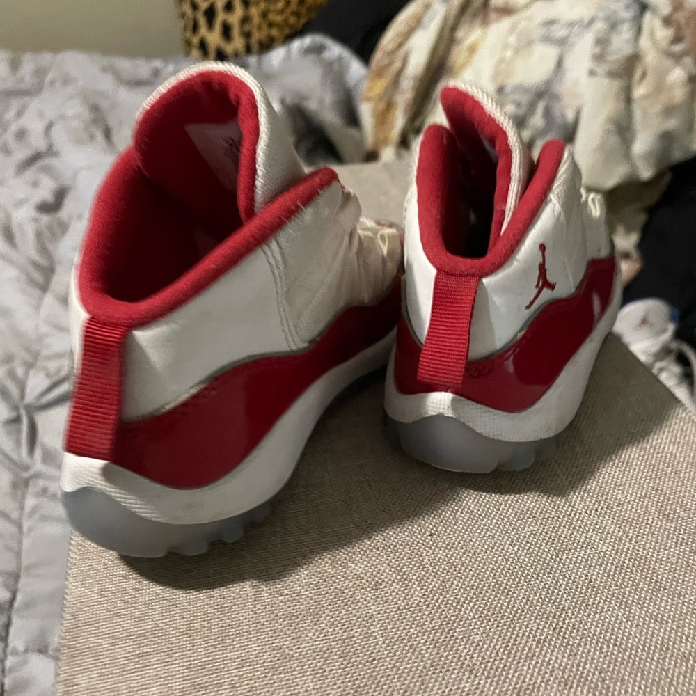 Jordan 11 - Picture 3 of 6
